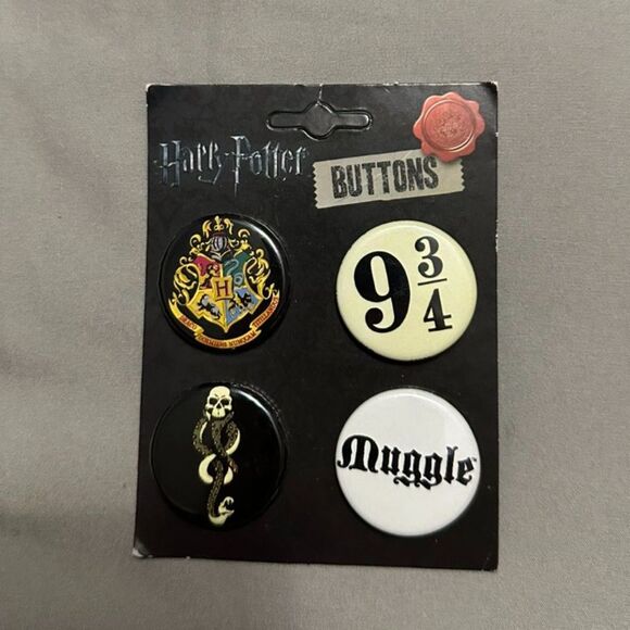 Hot Topic - Harry Potter 4 Pin Set - Picture 1 of 2